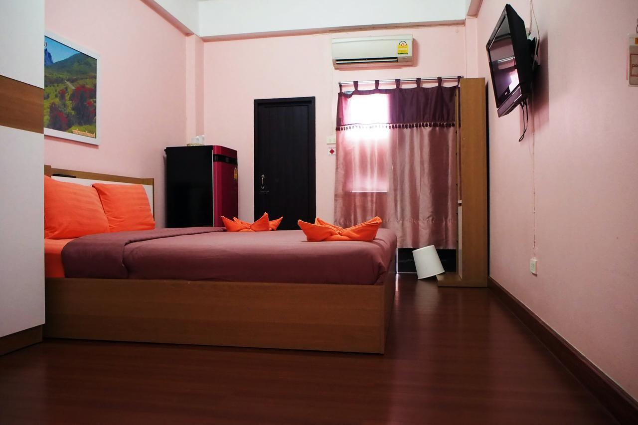 Ponlaan Apartment Nakhon Ratchasima Extérieur photo