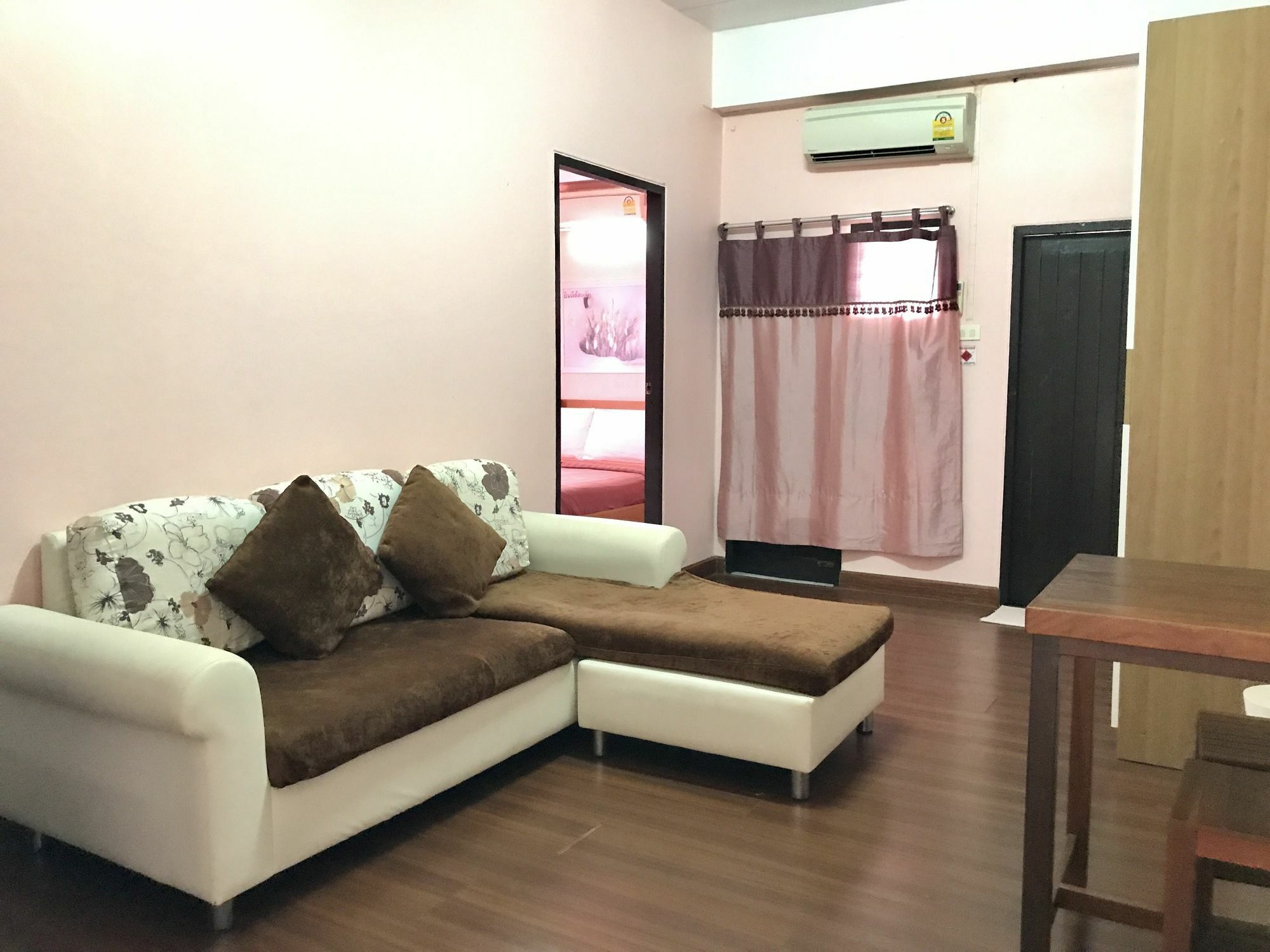 Ponlaan Apartment Nakhon Ratchasima Extérieur photo